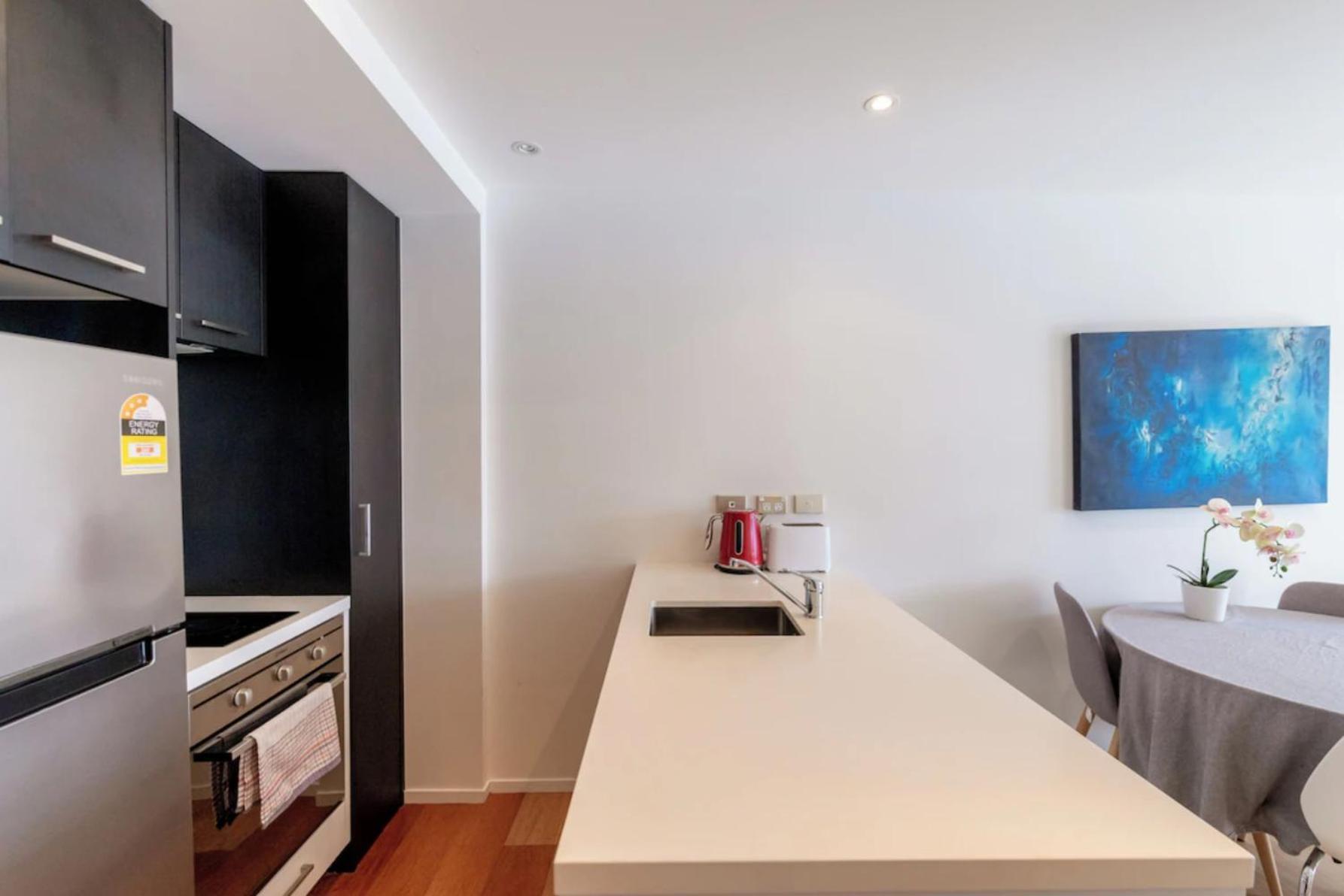 Skytower And City View 2 Bedroom Apartment On High Floor Окленд Экстерьер фото